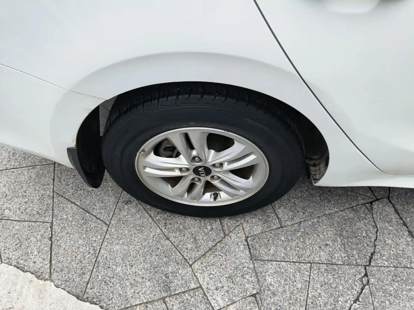 Kia Forte 2018 1.6L Automatic Value-Connect Edition with Intelligent Connectivity — миниатюра 10