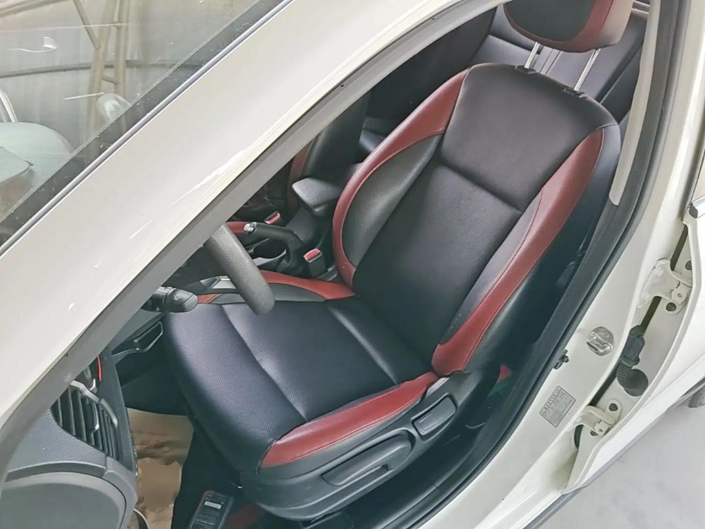 Kia KX Cross 2017 1.4L AT GLS — миниатюра 18