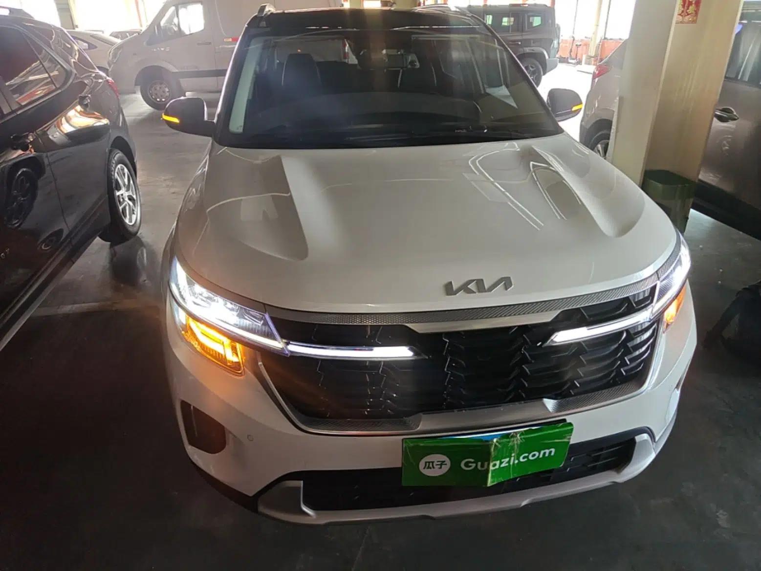 Kia Seltos 2023 1.5L CVT Luxury Edition — миниатюра 2