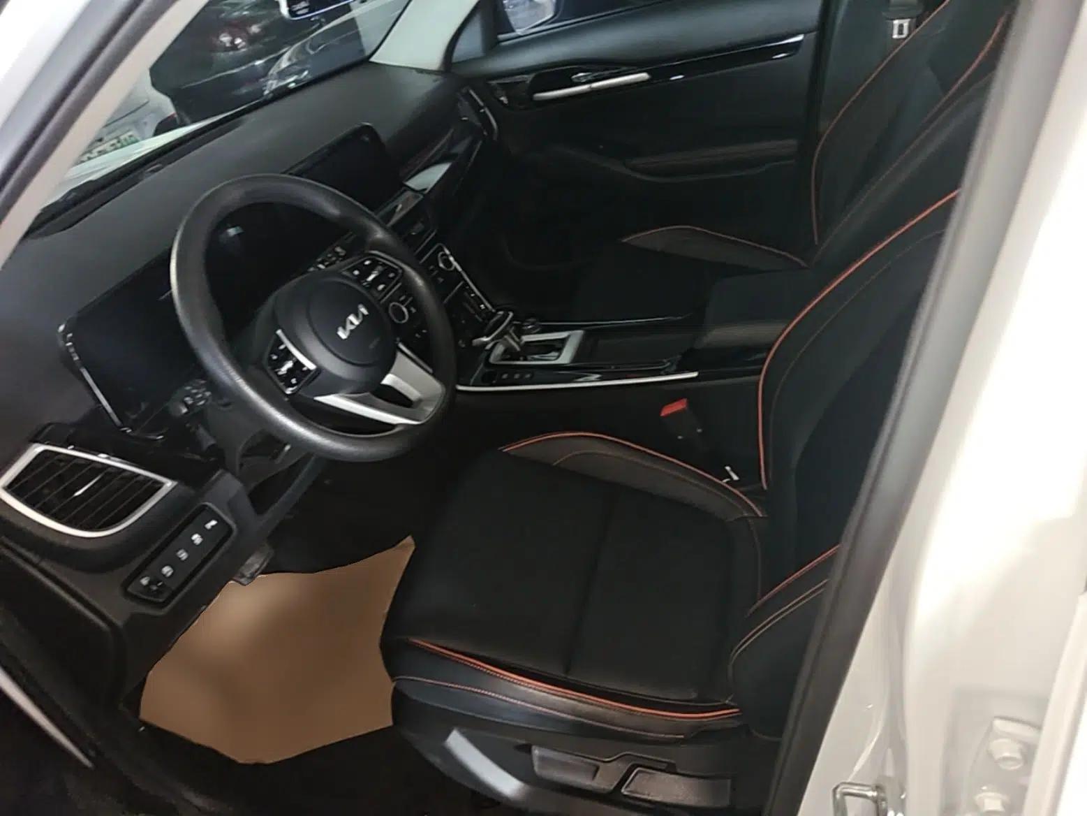 Kia Seltos 2023 1.5L CVT Luxury Edition — миниатюра 17