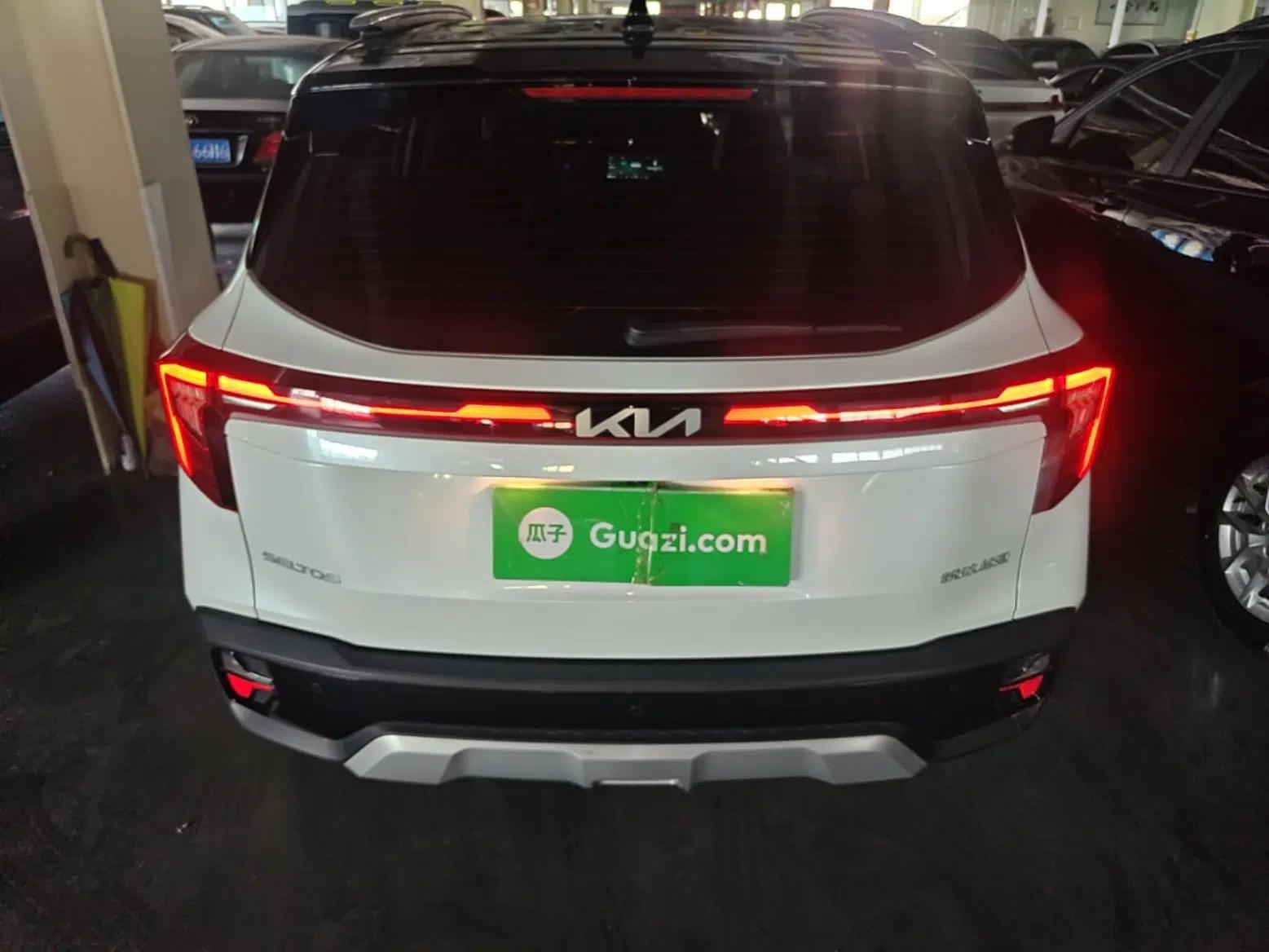 Kia Seltos 2023 1.5L CVT Luxury Edition — миниатюра 3