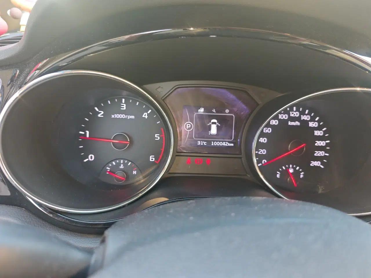 Kia Carnival 2015 2.2T Luxury Edition China IV — миниатюра 12