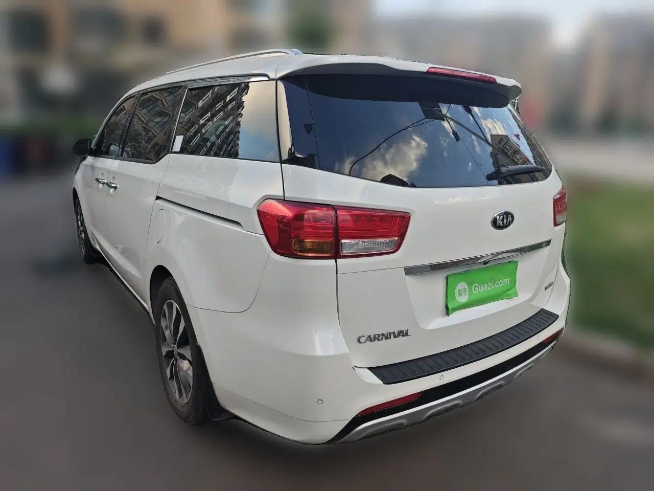 Kia Carnival 2015 2.2T Luxury Edition China IV — миниатюра 4