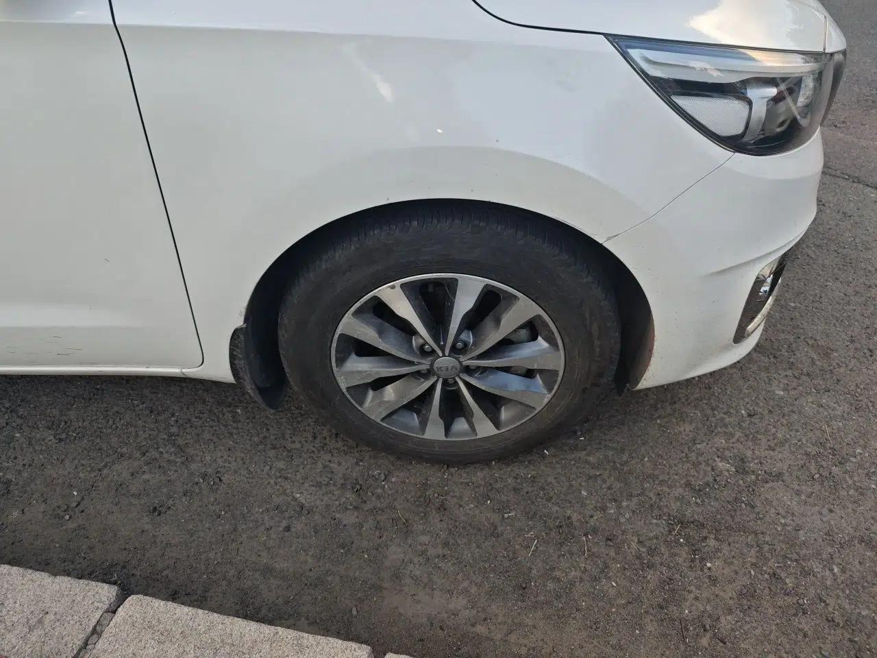 Kia Carnival 2015 2.2T Luxury Edition China IV — миниатюра 8