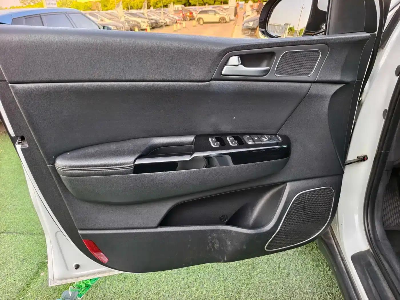 Kia KX5 2016 1.6T Automatic 2WD DLX — миниатюра 6