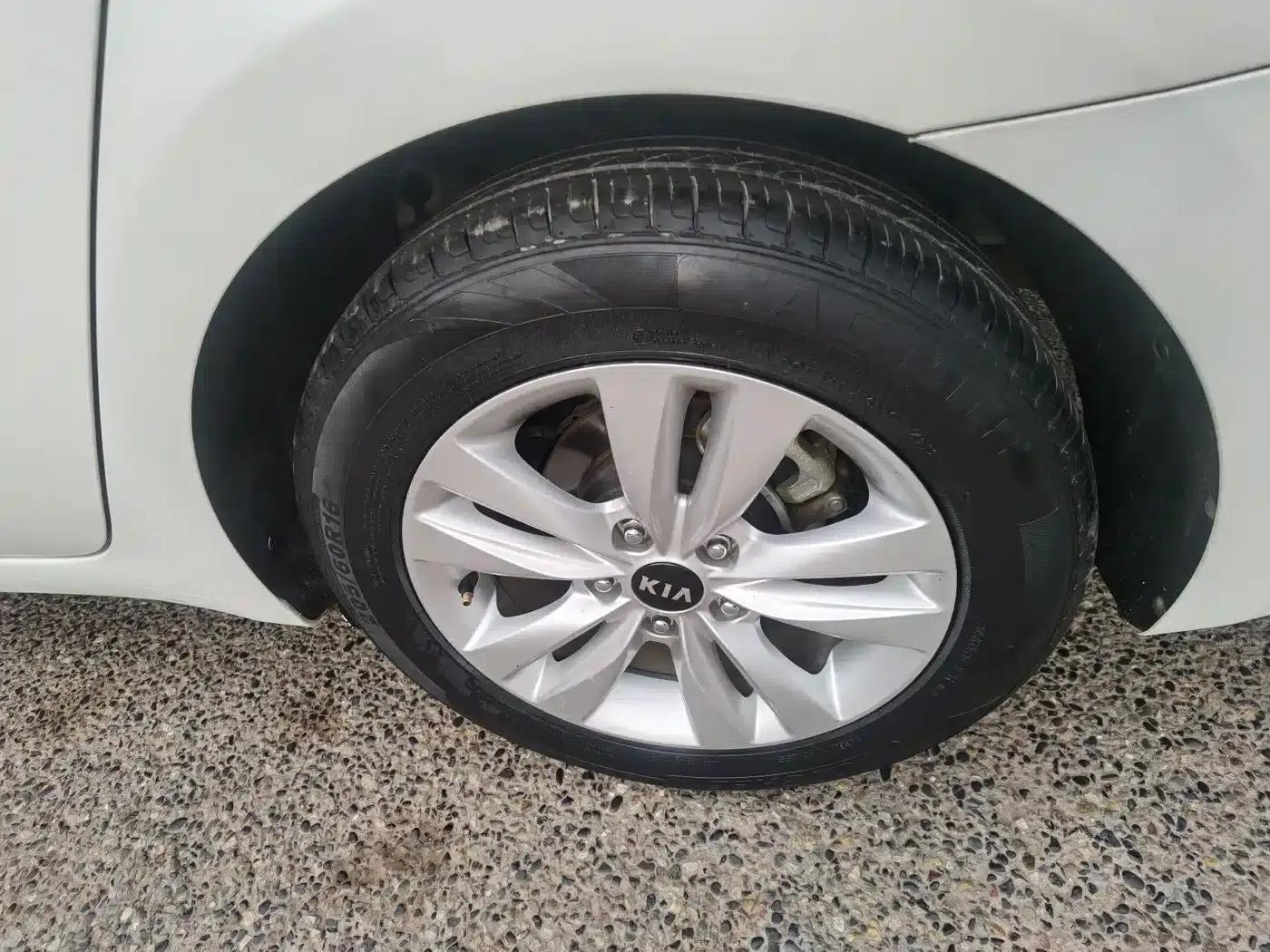 Kia K4 2014 1.8L Automatic GLS — миниатюра 10