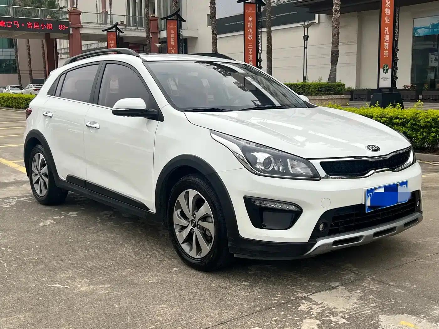 KX CROSS 2018 1.6L Automatic Sunroof Edition — миниатюра 3