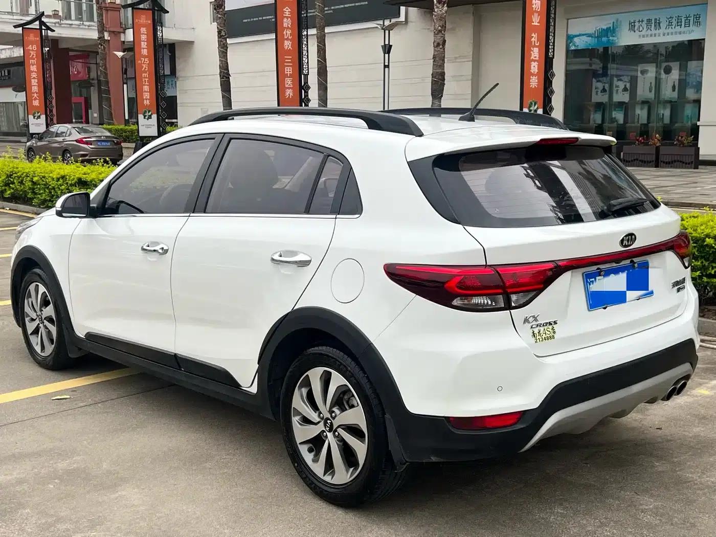 KX CROSS 2018 1.6L Automatic Sunroof Edition — миниатюра 4