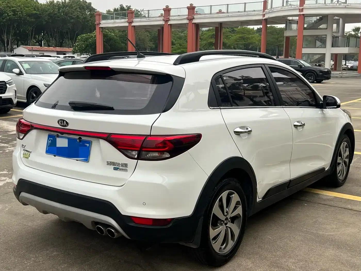 KX CROSS 2018 1.6L Automatic Sunroof Edition — миниатюра 5