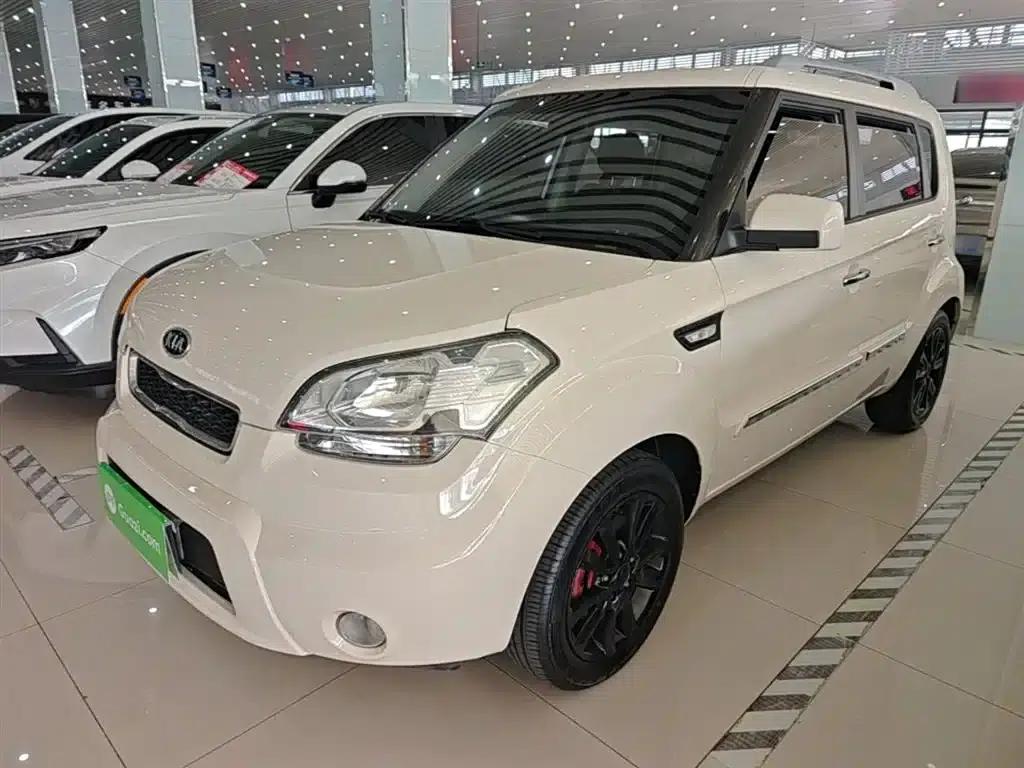 2013 Volkswagen Soul 1.6L AT GL — миниатюра 2