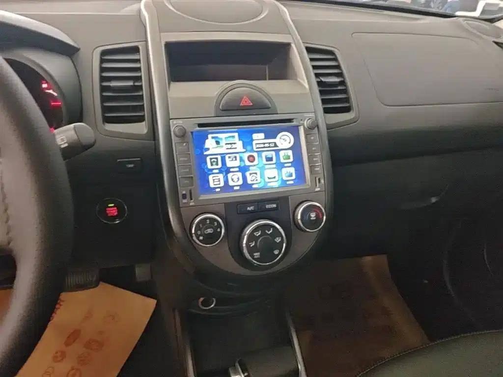 2013 Volkswagen Soul 1.6L AT GL — миниатюра 13