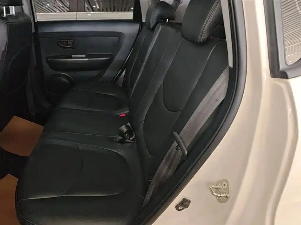 2013 Volkswagen Soul 1.6L AT GL — миниатюра 17