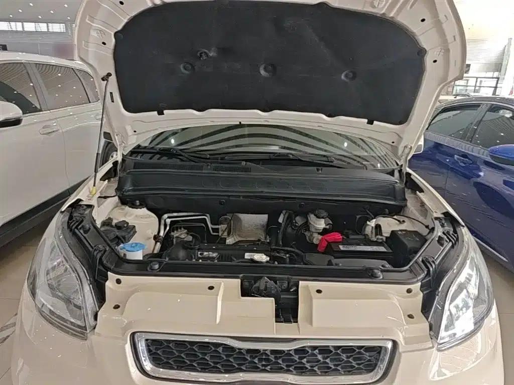 2013 Volkswagen Soul 1.6L AT GL — миниатюра 20