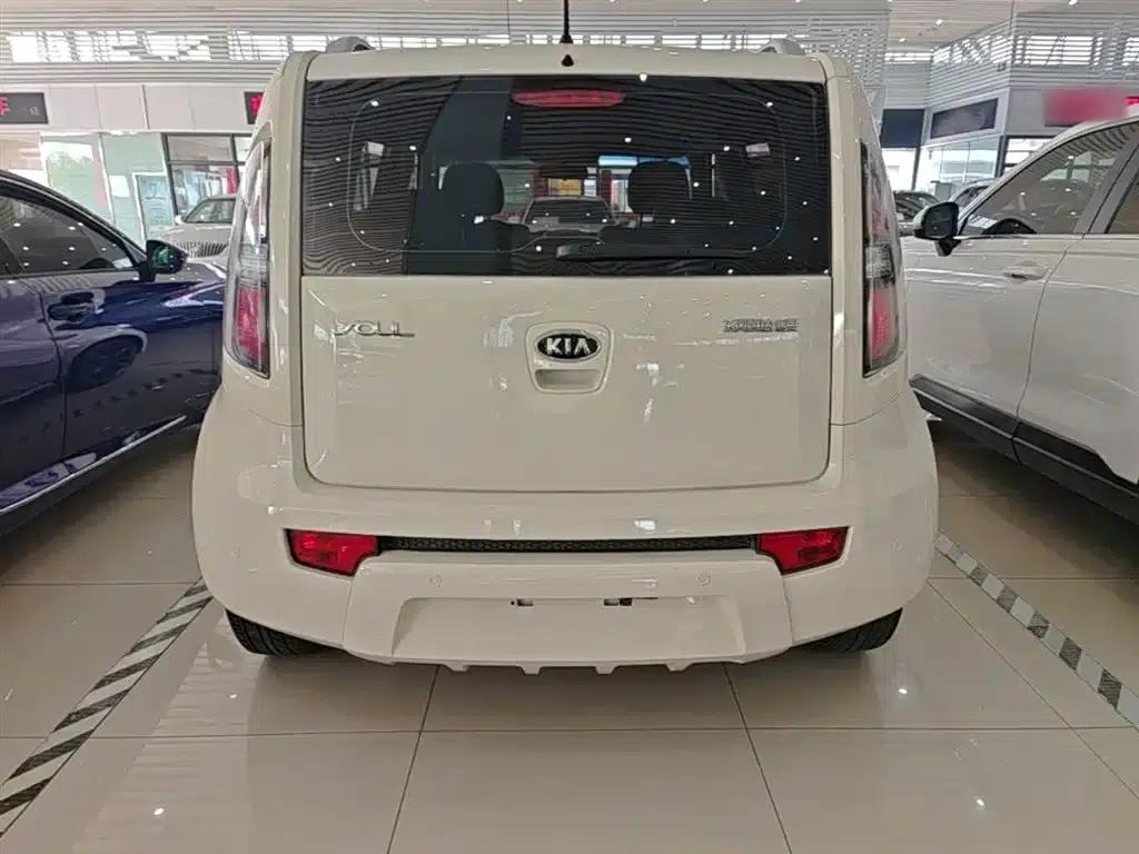 2013 Volkswagen Soul 1.6L AT GL — миниатюра 6