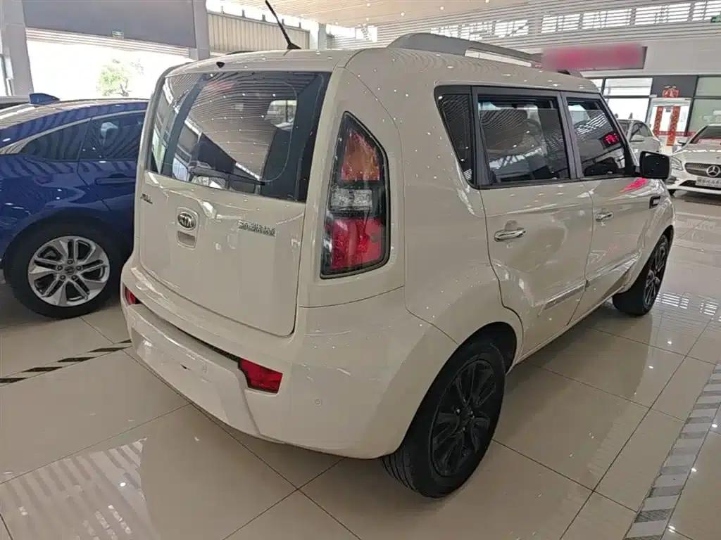 2013 Volkswagen Soul 1.6L AT GL — миниатюра 7