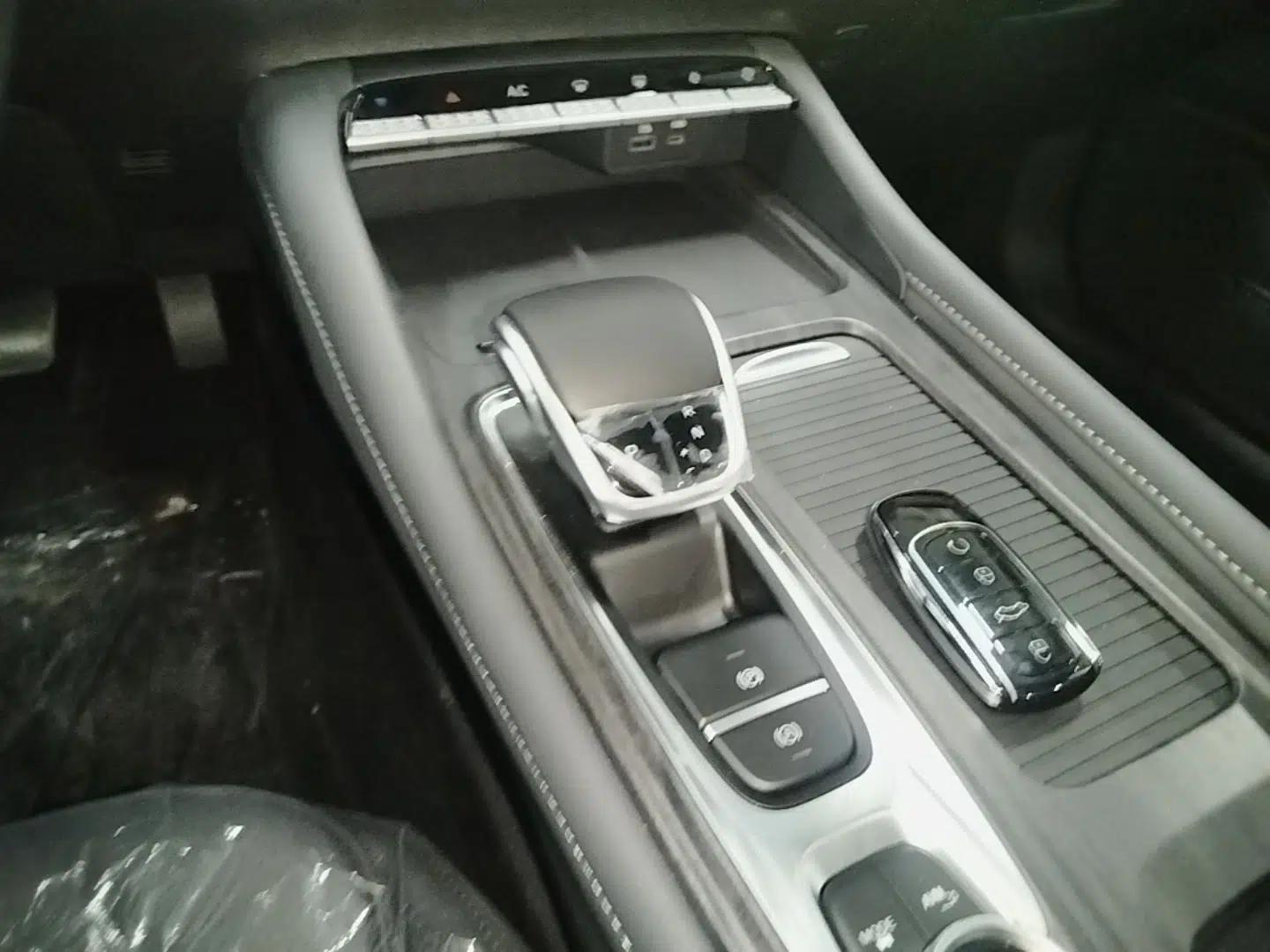 Chery Arrizo 8 PRO 2025 Pro 1.6T Luxury Model — миниатюра 17