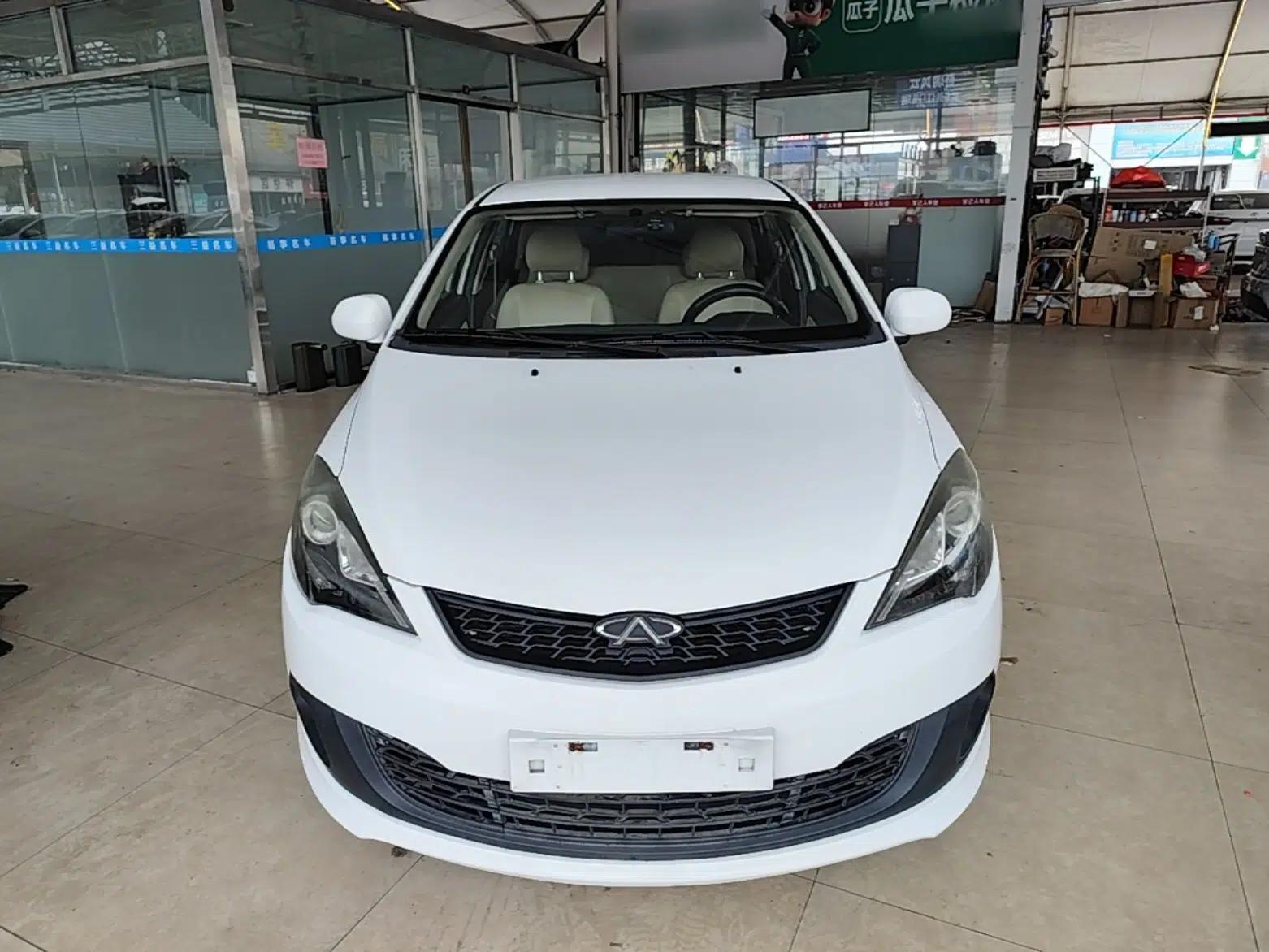 Chery Fengyun 2 2013 Hatchback 1.5L Manual Ruiyi Edition — миниатюра 2