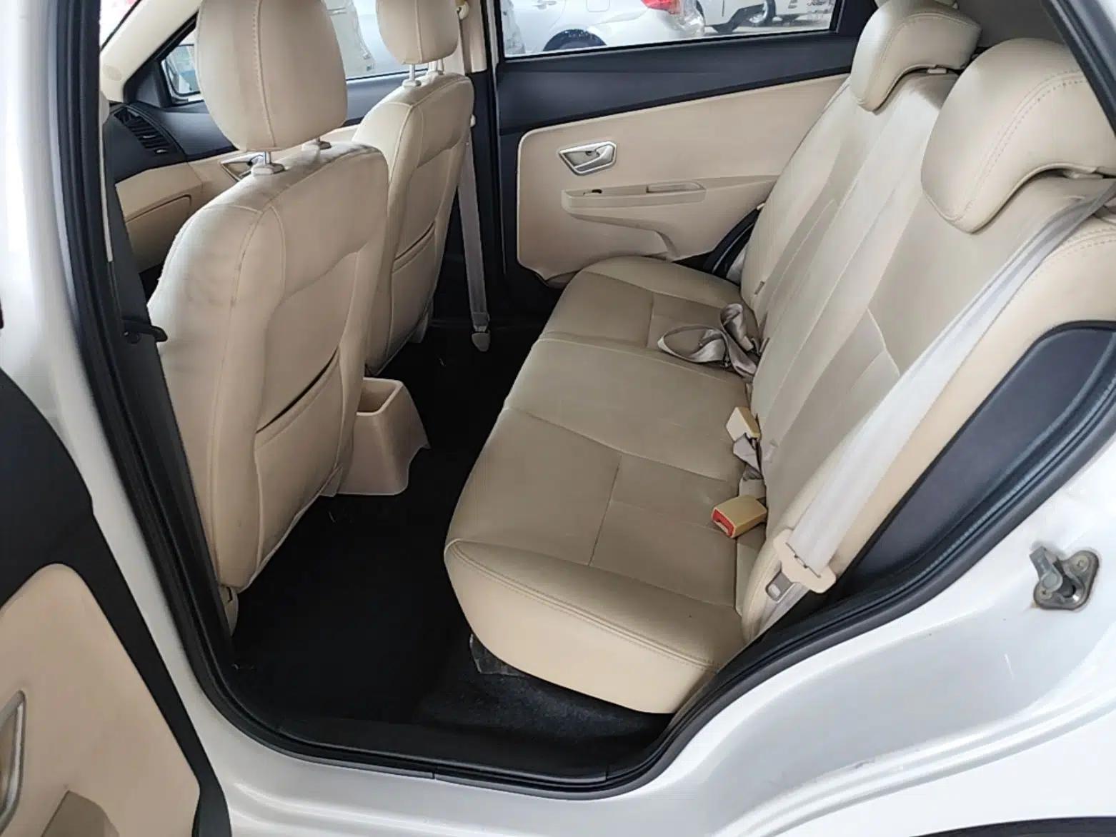 Chery Fengyun 2 2013 Hatchback 1.5L Manual Ruiyi Edition — миниатюра 20