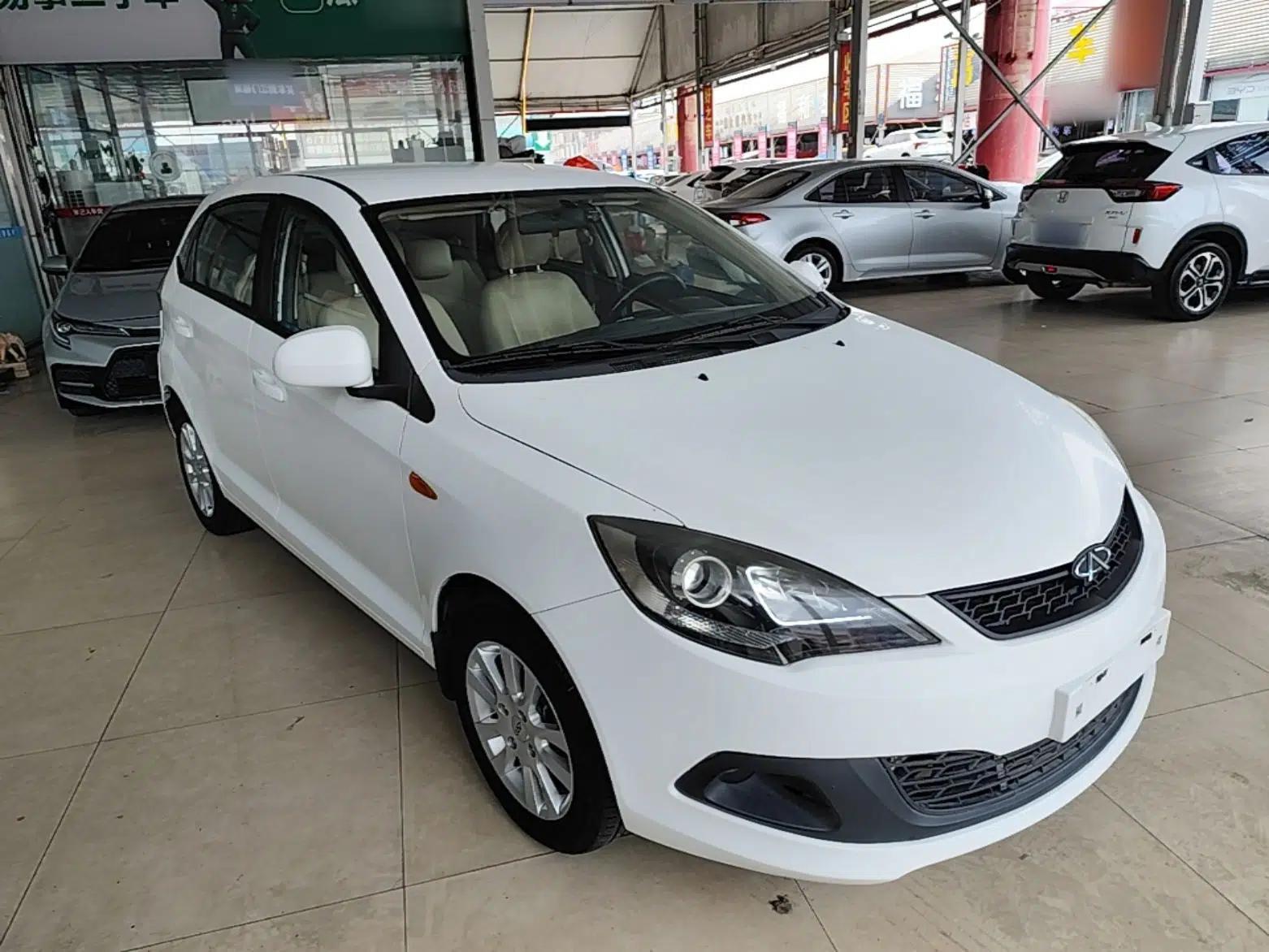 Chery Fengyun 2 2013 Hatchback 1.5L Manual Ruiyi Edition — миниатюра 3