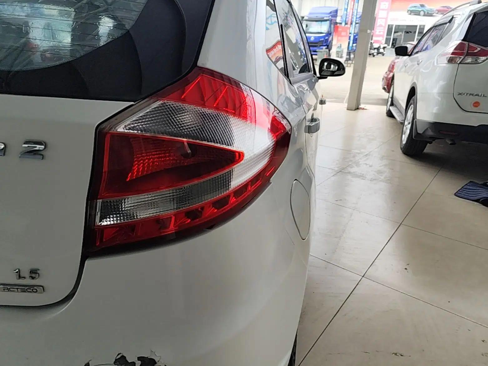 Chery Fengyun 2 2013 Hatchback 1.5L Manual Ruiyi Edition — миниатюра 7