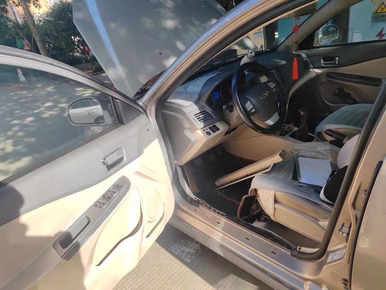 Chery E5 2012 1.5L Manual Sport Edition — миниатюра 17
