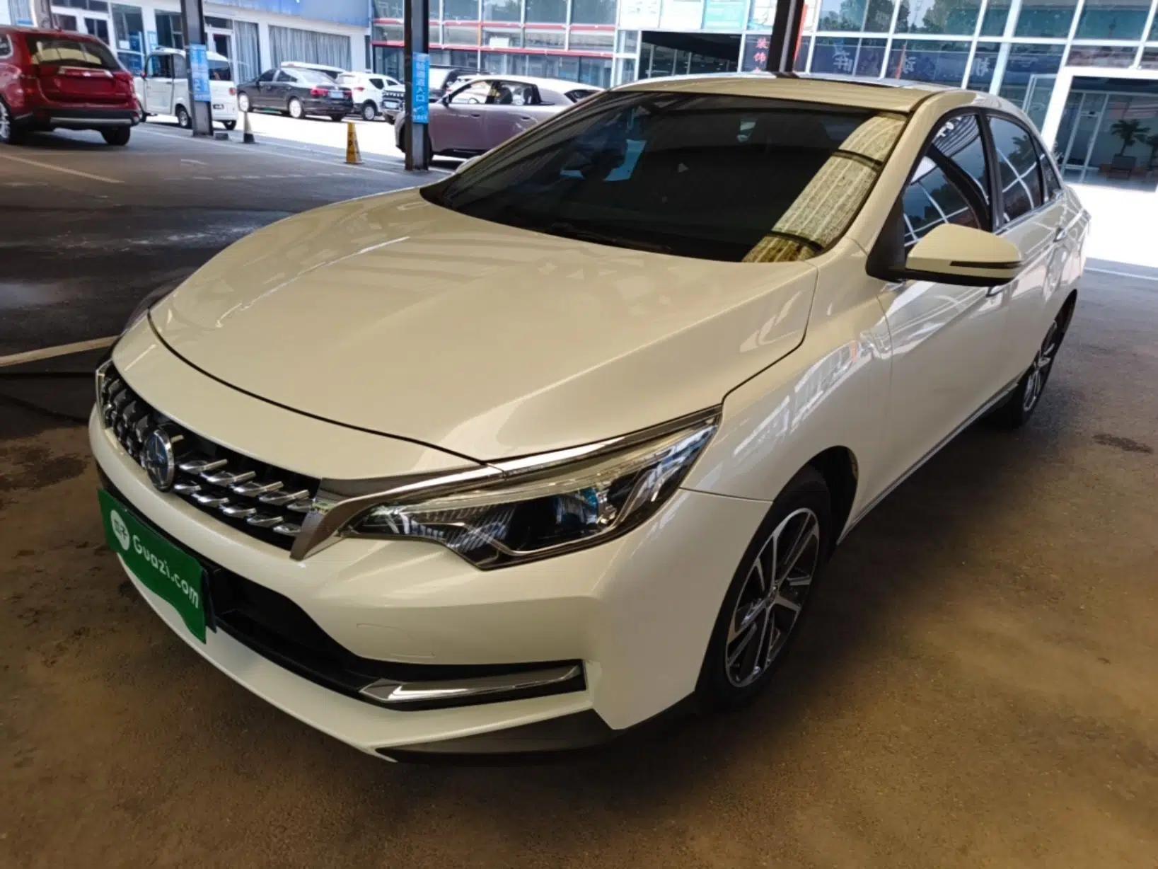 Venucia D60 2019 1.6L XL Manual SmartConnect Elite Edition — миниатюра 1
