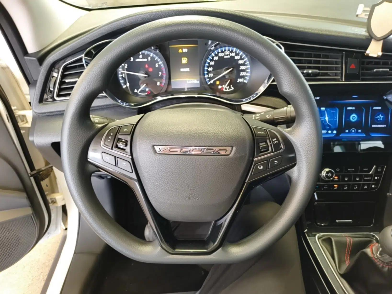 Venucia D60 2019 1.6L XL Manual SmartConnect Elite Edition — миниатюра 14