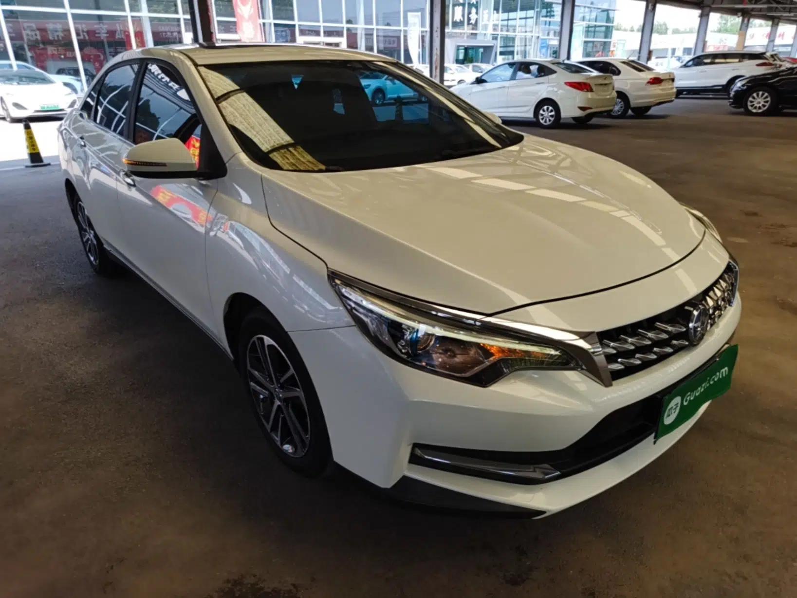 Venucia D60 2019 1.6L XL Manual SmartConnect Elite Edition — миниатюра 3