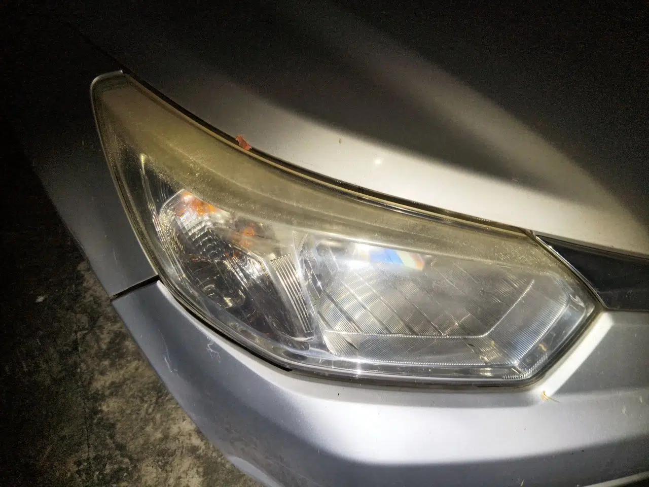 Venucia R50 2013 1.6L Automatic Fashion Edition — миниатюра 7