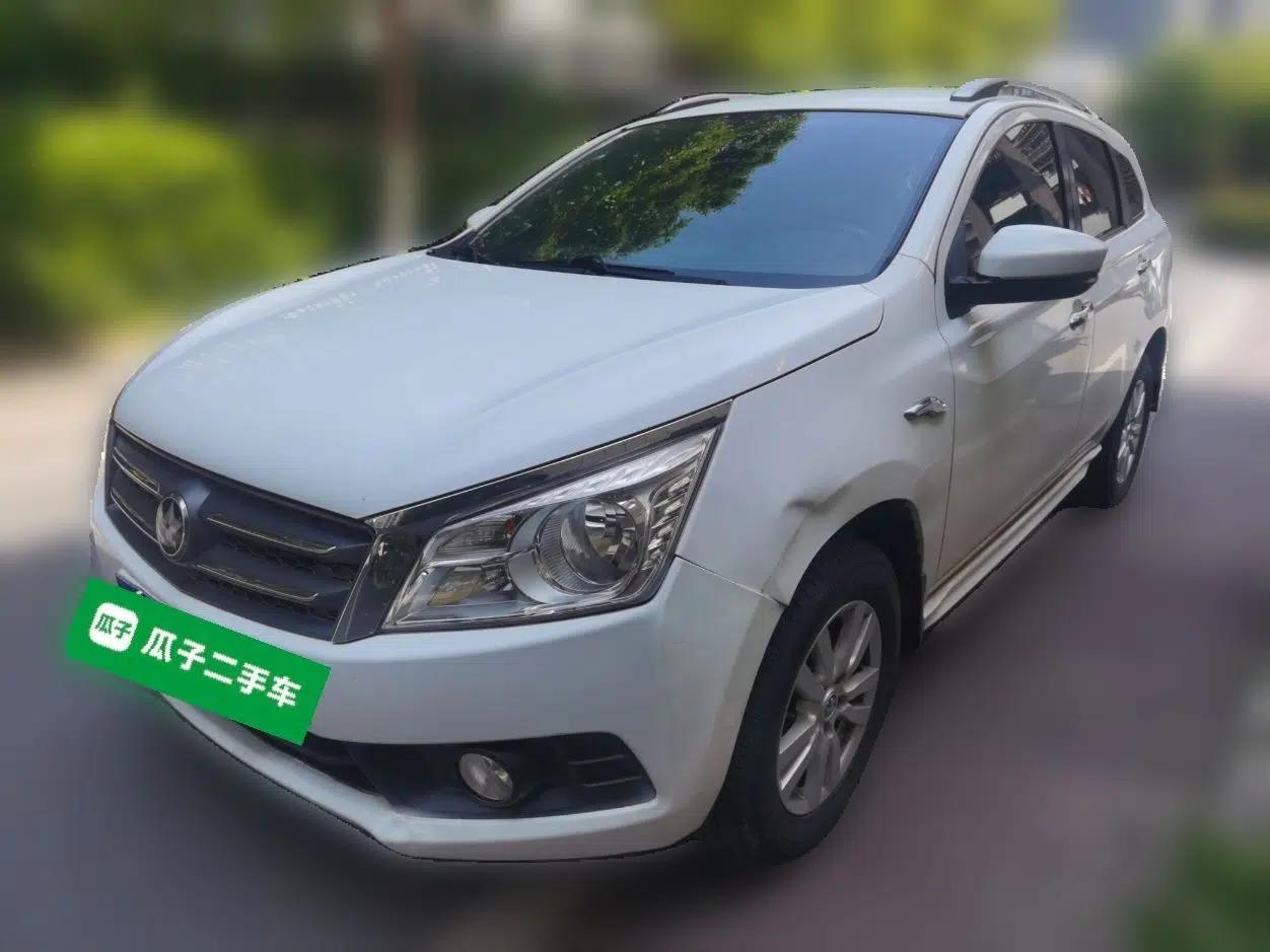 Venucia T70 2015 2.0L CVT Smart Choice Edition — миниатюра 1