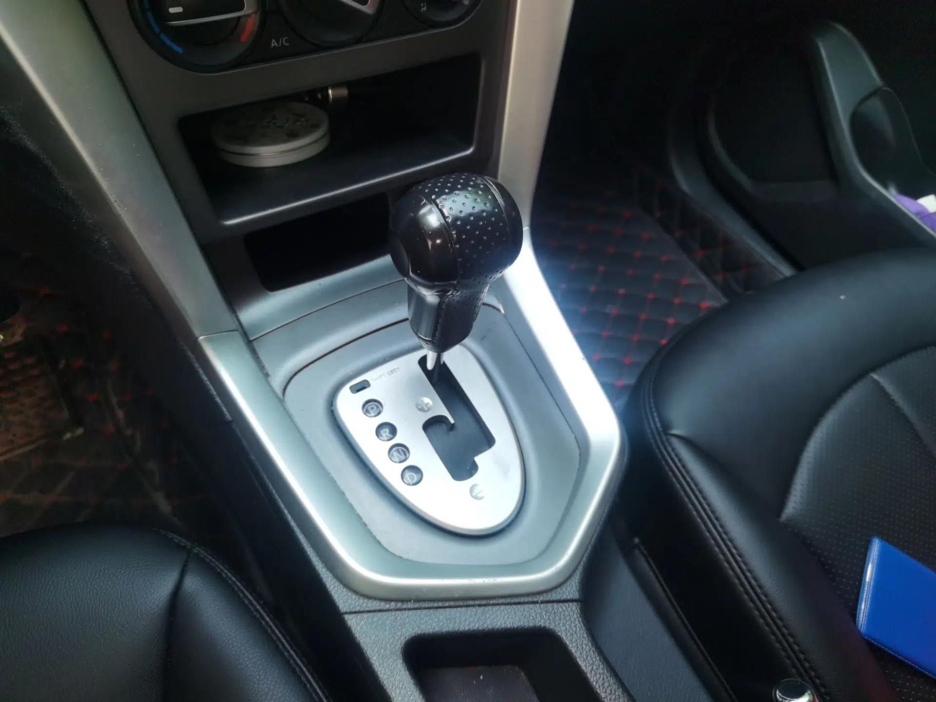 Venucia T70 2015 2.0L CVT Smart Choice Edition — миниатюра 15