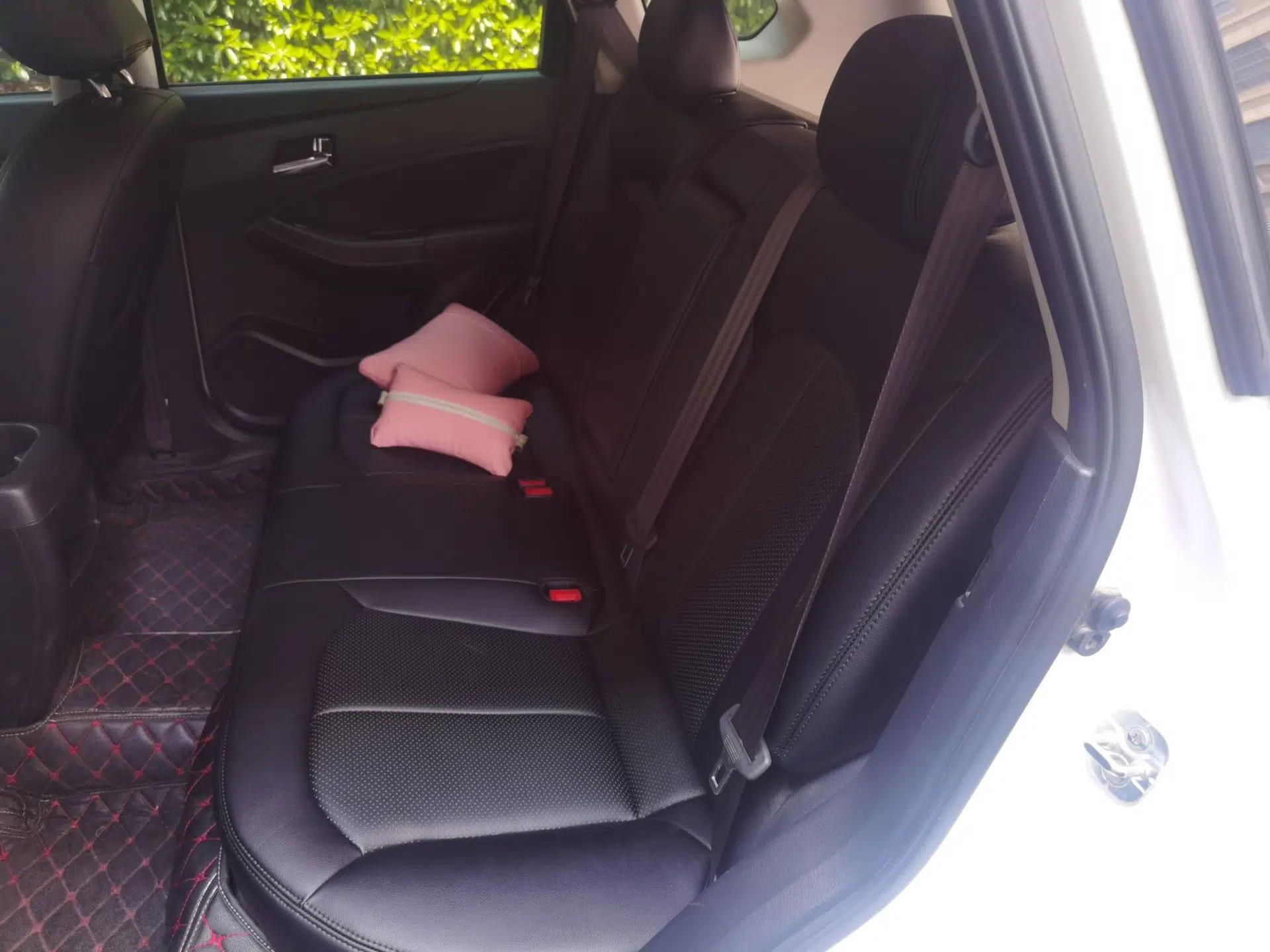 Venucia T70 2015 2.0L CVT Smart Choice Edition — миниатюра 18