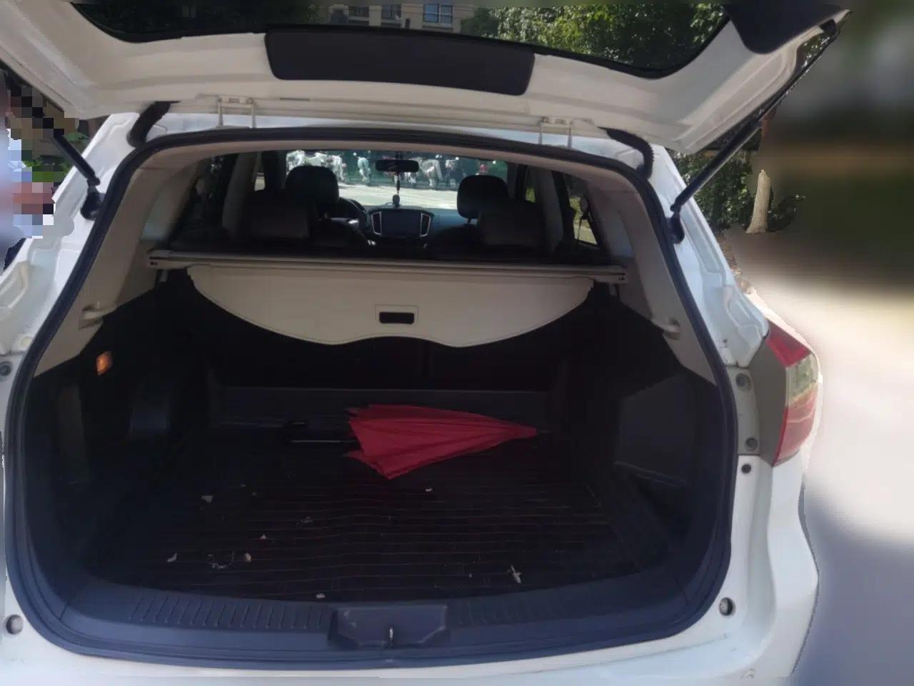 Venucia T70 2015 2.0L CVT Smart Choice Edition — миниатюра 20