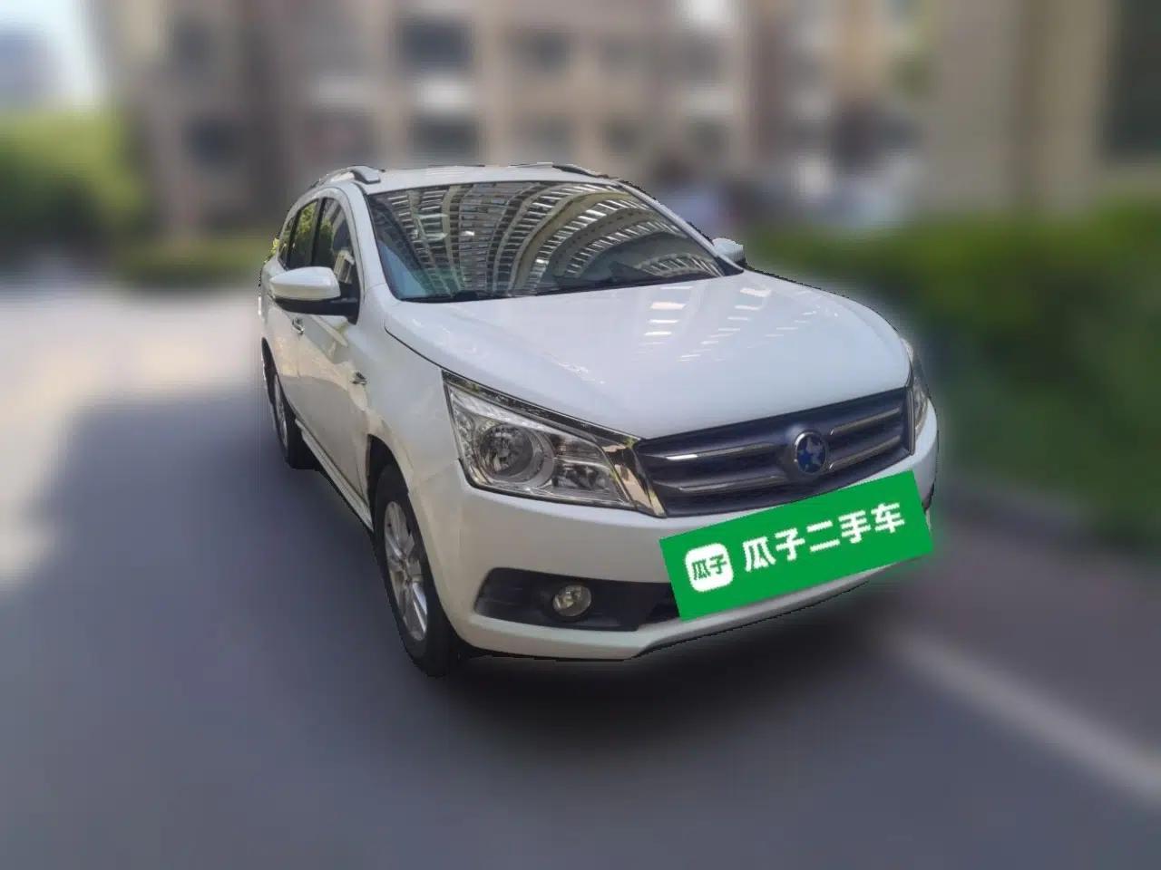 Venucia T70 2015 2.0L CVT Smart Choice Edition — миниатюра 3