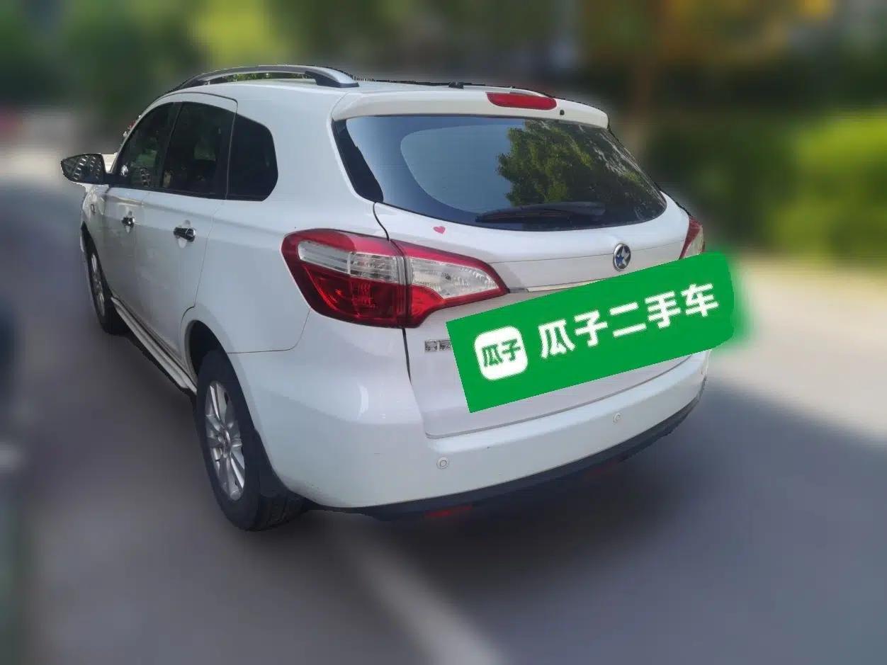 Venucia T70 2015 2.0L CVT Smart Choice Edition — миниатюра 4