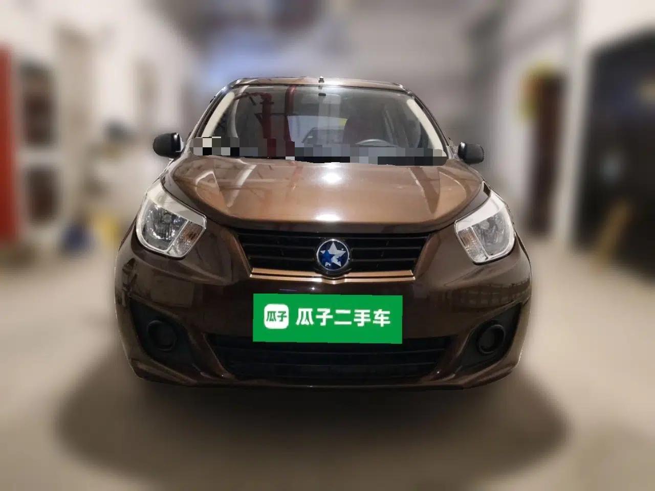 Venucia R30 2014 1.2L Manual Luxury Edition — миниатюра 2