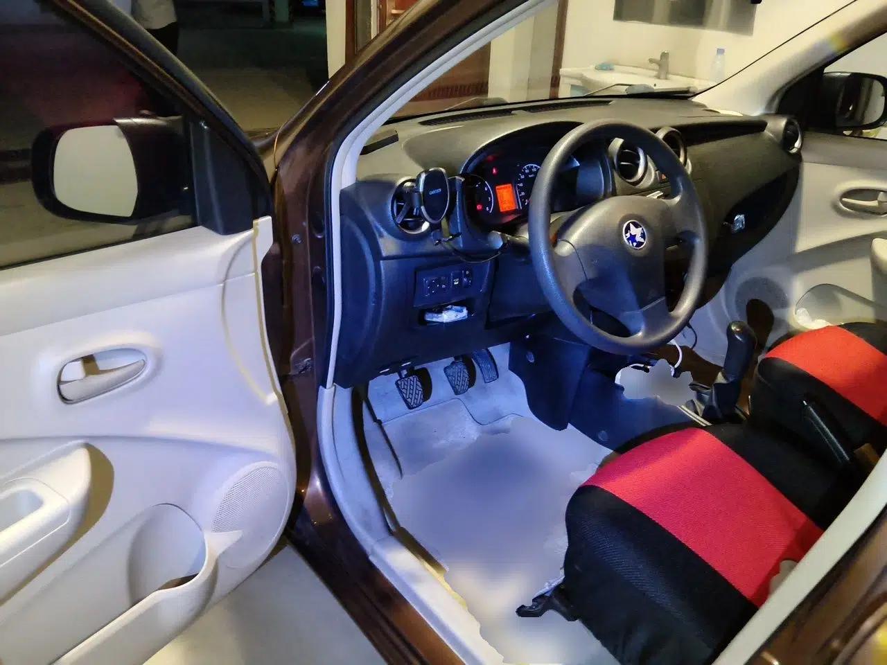 Venucia R30 2014 1.2L Manual Luxury Edition — миниатюра 17