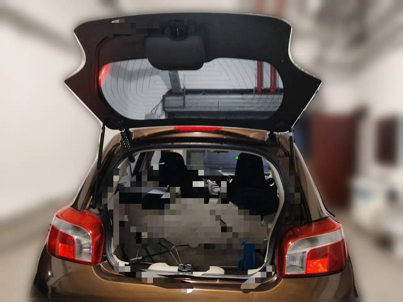 Venucia R30 2014 1.2L Manual Luxury Edition — миниатюра 20