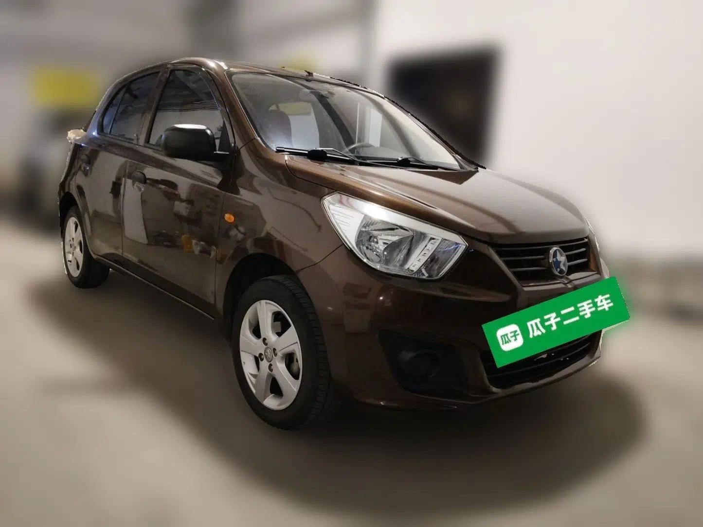 Venucia R30 2014 1.2L Manual Luxury Edition — миниатюра 3