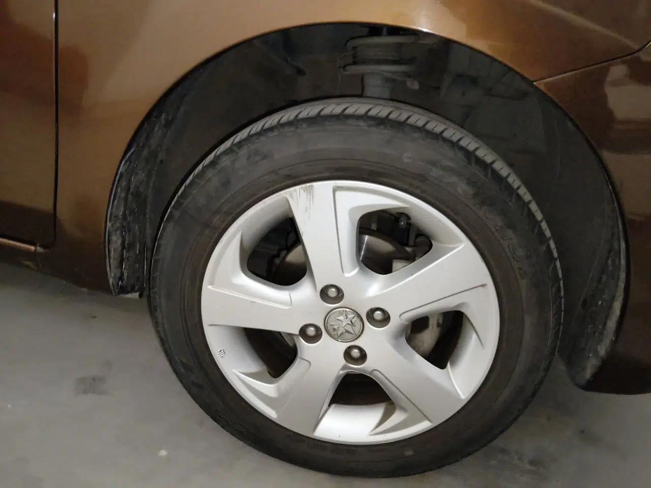 Venucia R30 2014 1.2L Manual Luxury Edition — миниатюра 8