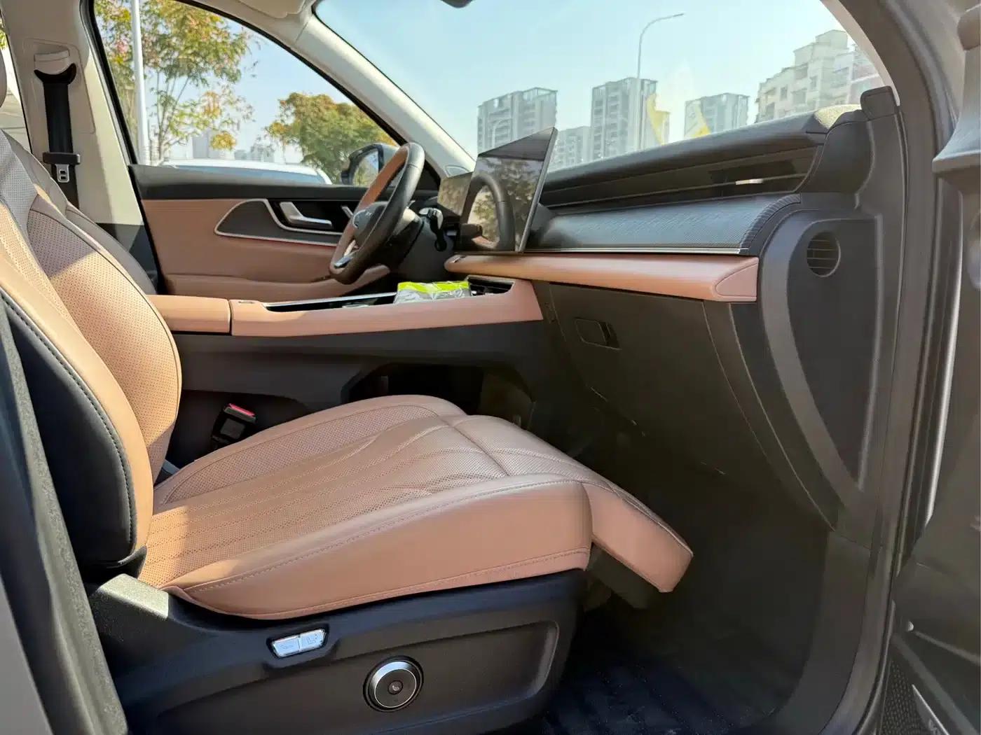 Chery Tiggo 8L 2024 2.0T 2WD Premium Edition 5-seater — миниатюра 16
