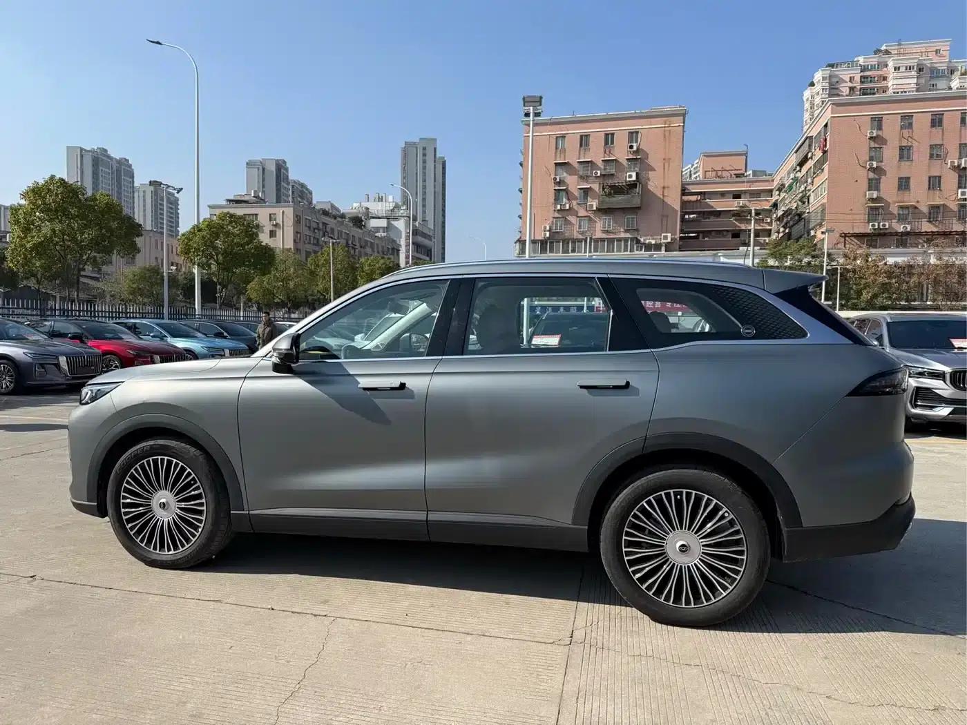 Chery Tiggo 8L 2024 2.0T 2WD Premium Edition 5-seater — миниатюра 7