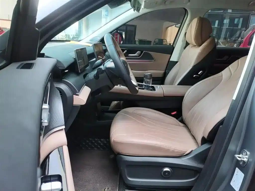 Chery Tiggo 8L 2024 2.0T 2WD Premium Edition 5-seater — миниатюра 15