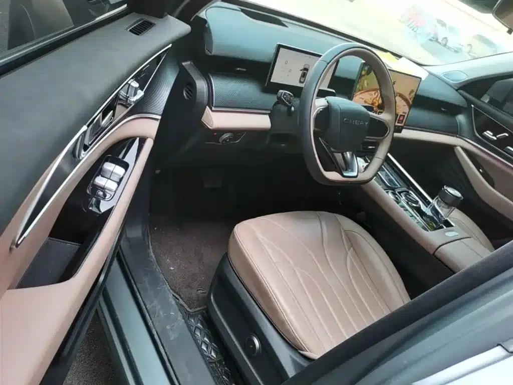 Chery Tiggo 8L 2024 2.0T 2WD Premium Edition 5-seater — миниатюра 16