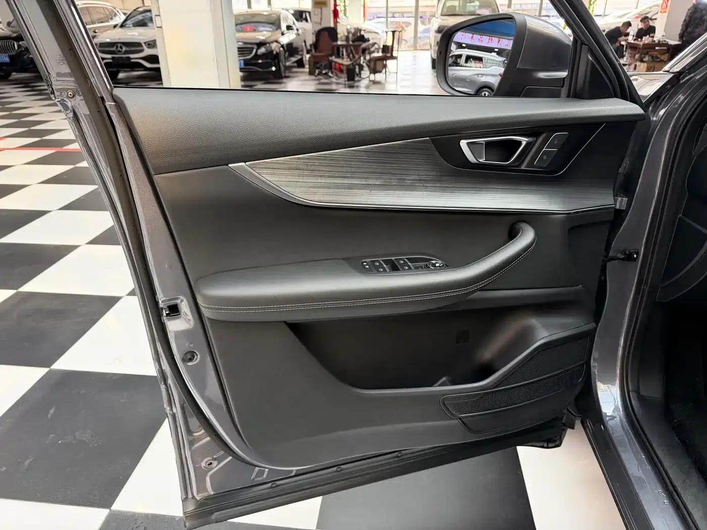 Chery Tiggo 7 PLUS 2021 1.5T CVT Premium Edition — миниатюра 6