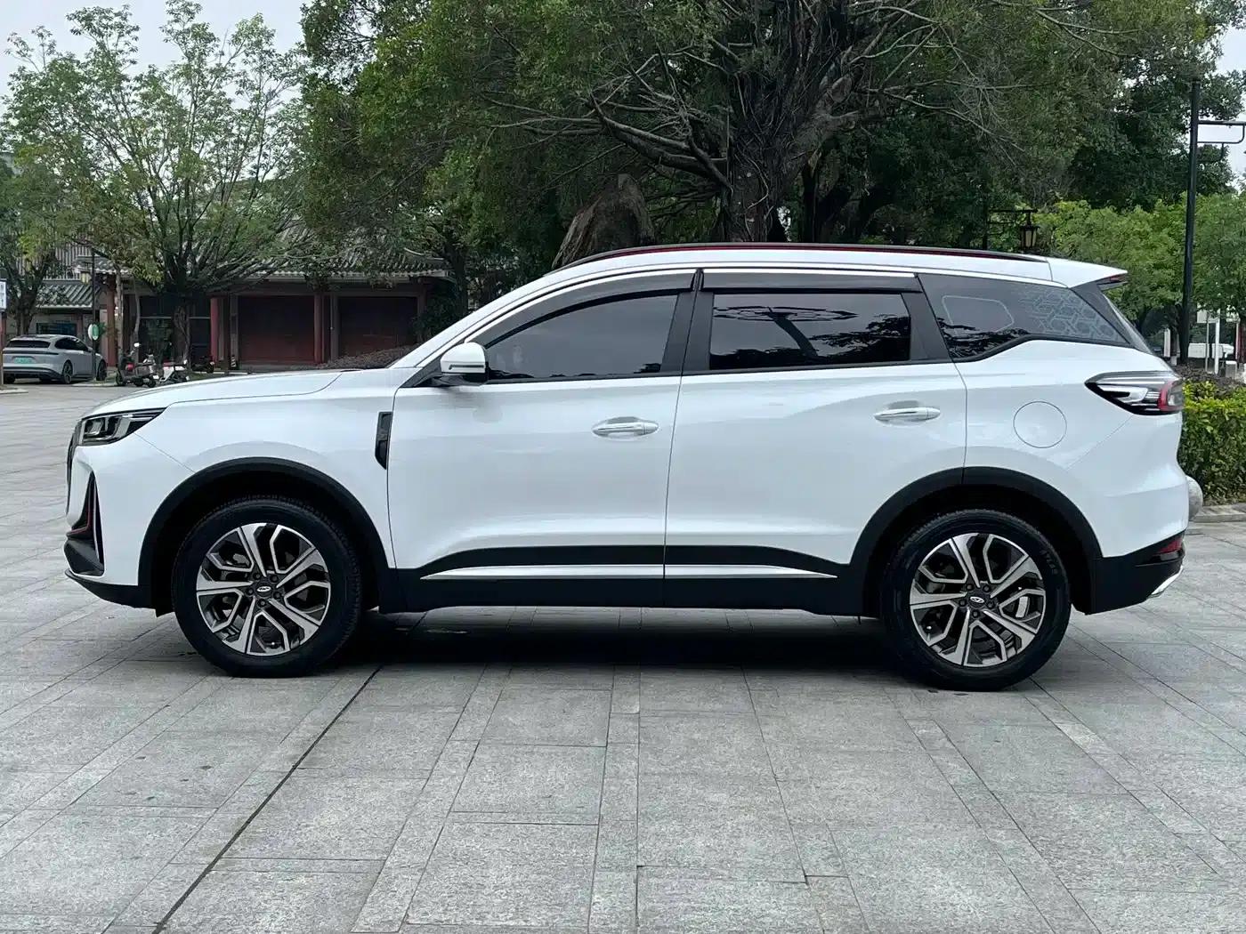 Chery Tiggo 7 PLUS 2023 1.6TGDI DCT Luxury Edition — миниатюра 7