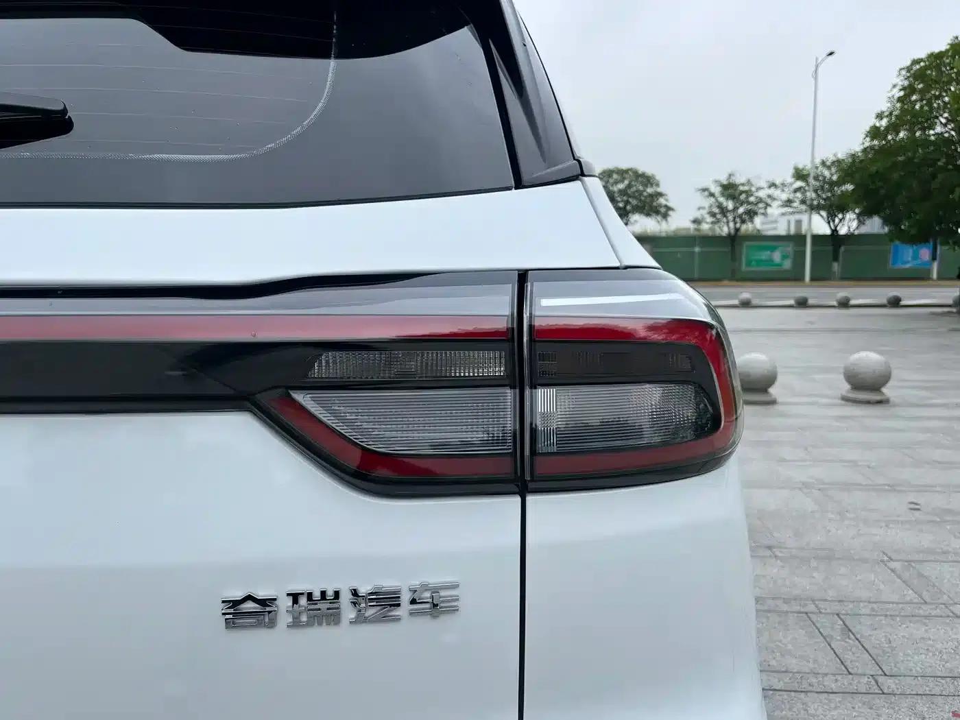 Chery Tiggo 7 PLUS 2023 1.6TGDI DCT Luxury Edition — миниатюра 9