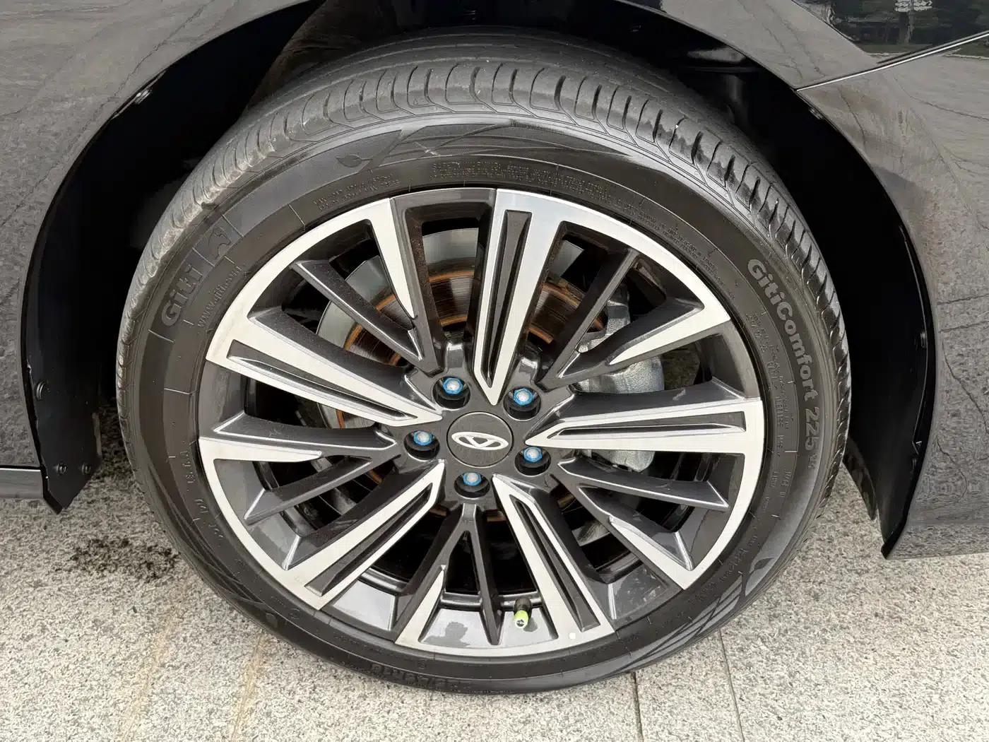 Chery Arrizo 8 PRO 2025 1.6T DCT Luxury Edition — миниатюра 21