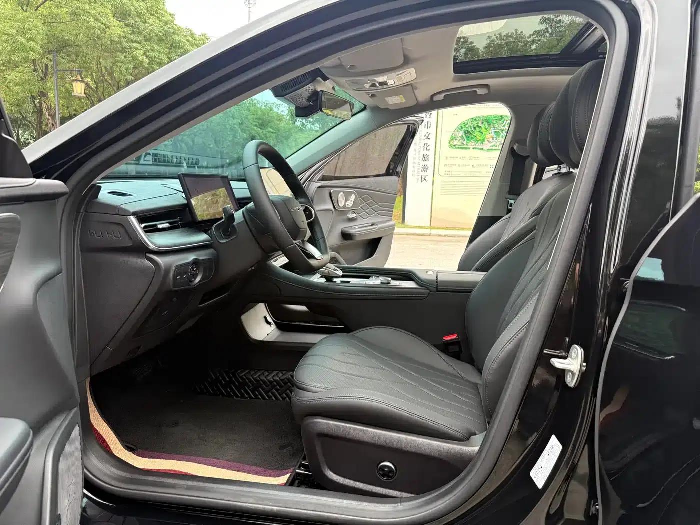 Chery Arrizo 8 PRO 2025 1.6T DCT Luxury Edition — миниатюра 6