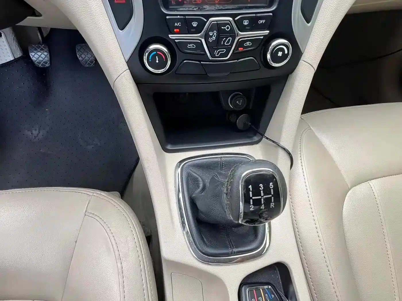 Chery Arrizo 7 2013 1.6L Manual Elite Edition — миниатюра 13